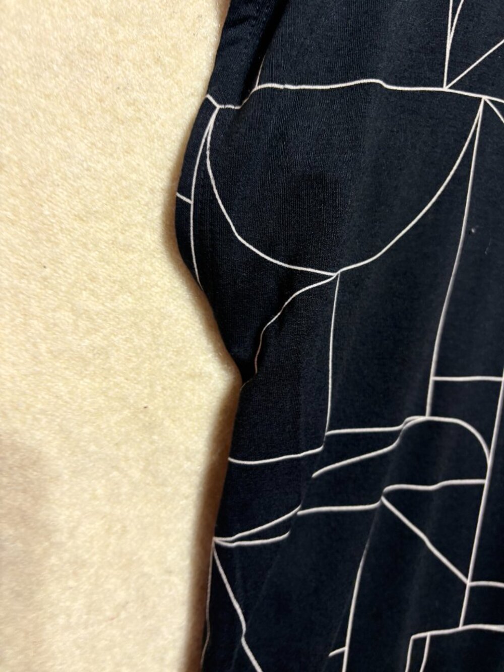 Reitmans Women's lrg Black Geometric Print V-Neck Blouse Short Sleeve Career C - Picture 4 of 8